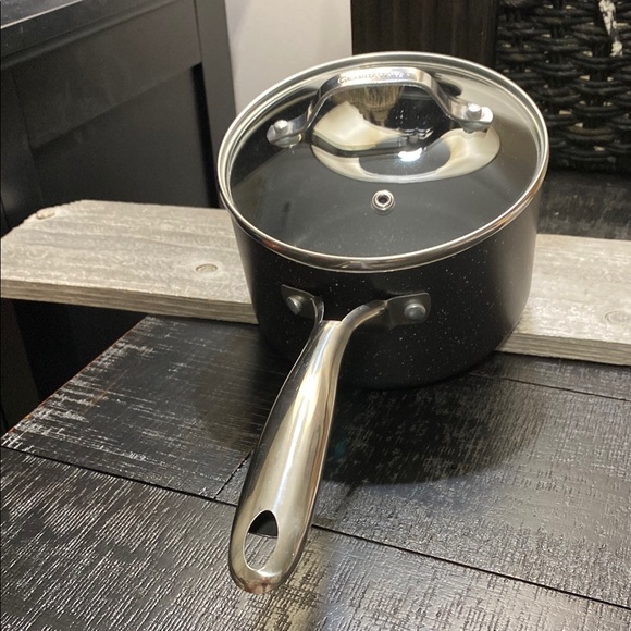 Granitestone Other - 2 Qt. GraniteStone Pot With Lid!